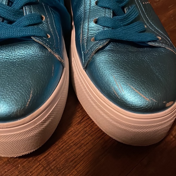 Blue shoes - Picture 6 of 9